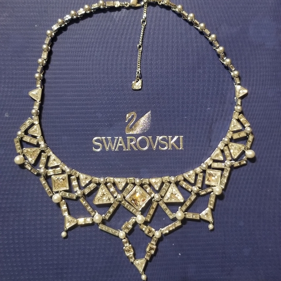 Swarovski Relate Necklace - Picture 4 of 6